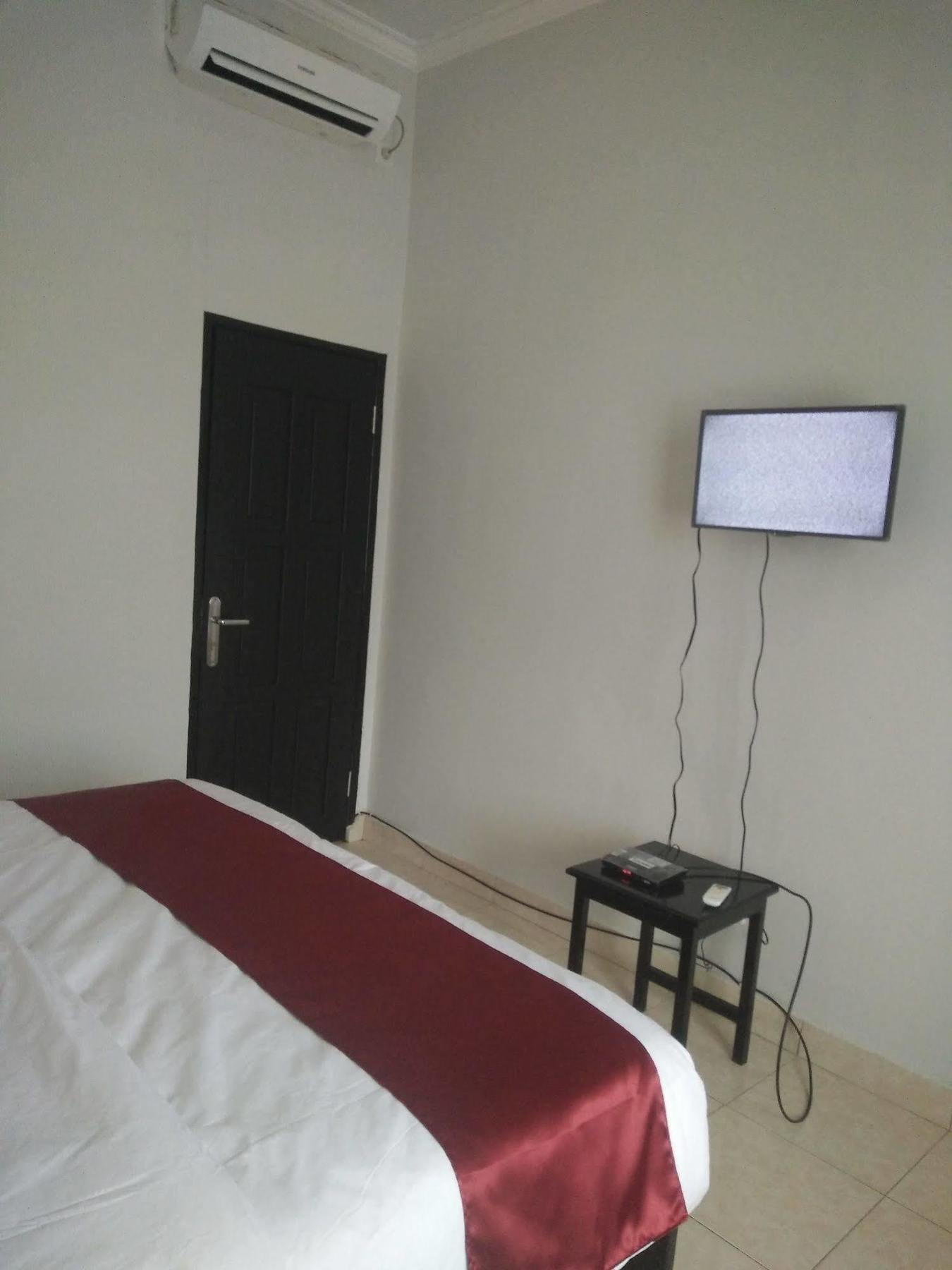 จาฮายา อาเดรียน เนียร์ โคโมโดแอร์พอร์ต Hotel ลาบวนบาโจ ภายนอก รูปภาพ