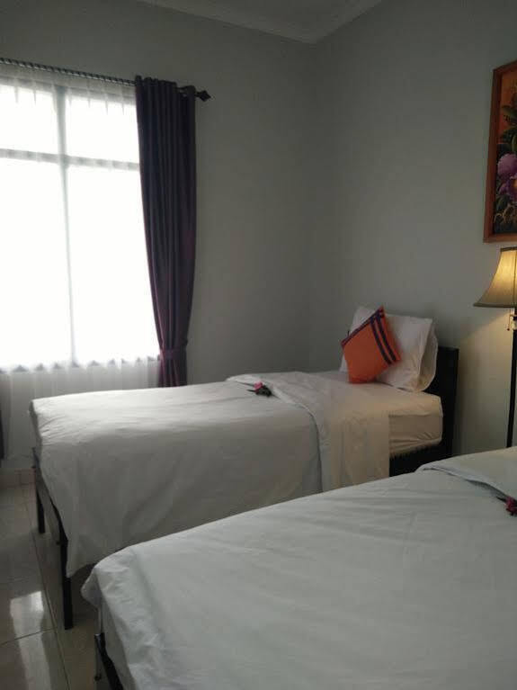 จาฮายา อาเดรียน เนียร์ โคโมโดแอร์พอร์ต Hotel ลาบวนบาโจ ภายนอก รูปภาพ